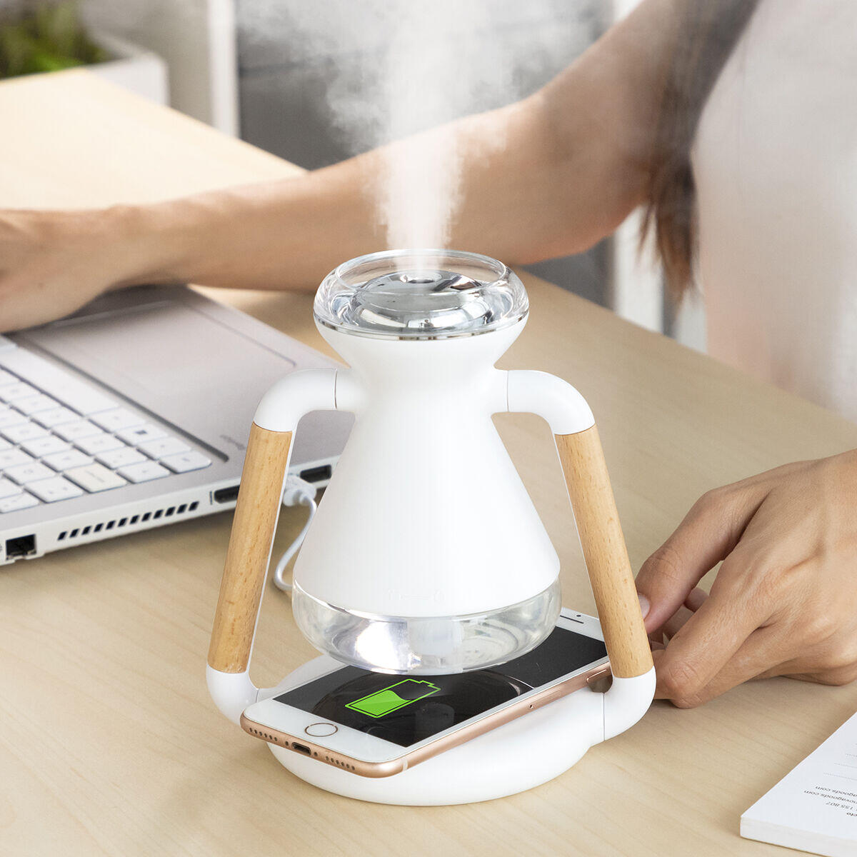 Humidificador + Cargador Inalámbrico